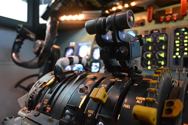 Tag styringen i denne realistiske flysimulator